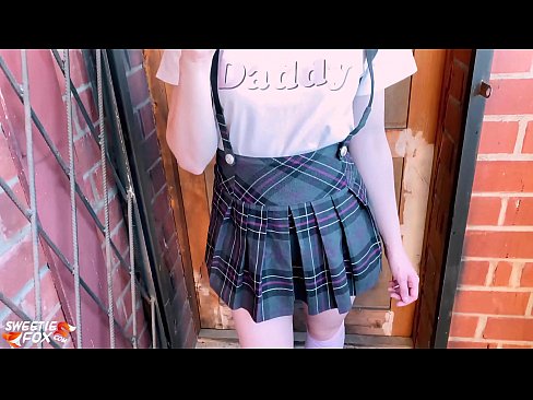 ❤️ 女學生深深地吸吮她的雞巴並亂搞而不是上課。 ☑ 肛色情 在我們